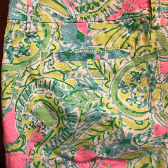 Lilly Pulitzer, "The Walsh Short" (Size 0) - Picture 2 of 7